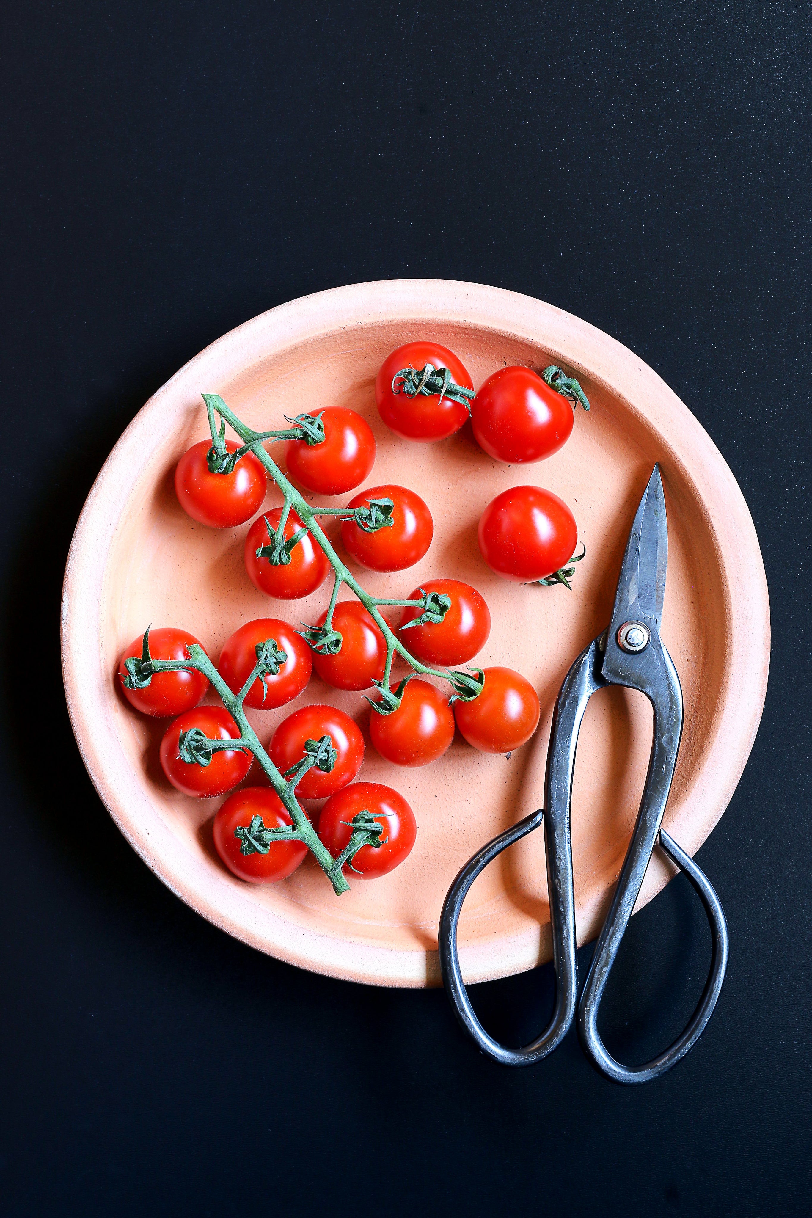 files/cherry-tomatoes-plated-with-kitchen-scissors.jpg